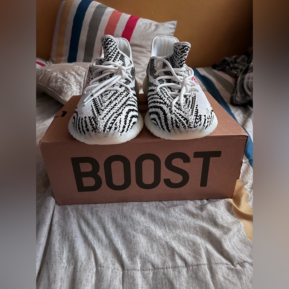 Yeezy 350 zebra